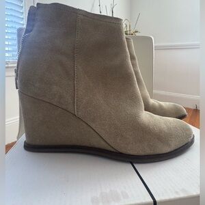 Dolce Vita Tan Suede Wedge Boots